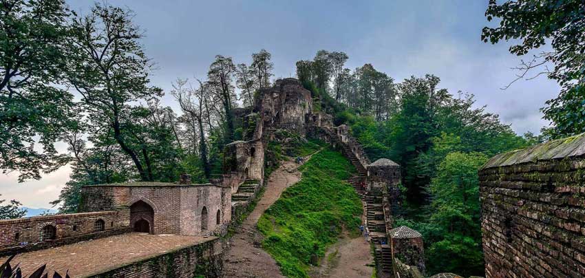 Rudkhan_castle_Northern_Iran.jpg